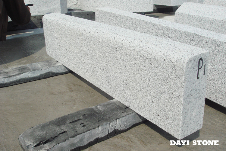 French Kerbstone P1 Top and front edge R3cm Bushhammered others sawn 100x8x20cm - Dayi Stone